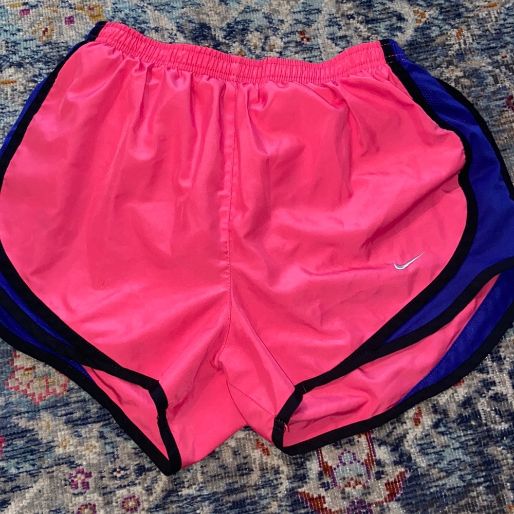 NIKE SMALL